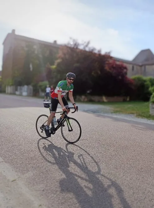 Ben Morin, fundador de We Ride For Smiles y ciclista del desafío Londres-Barcelona